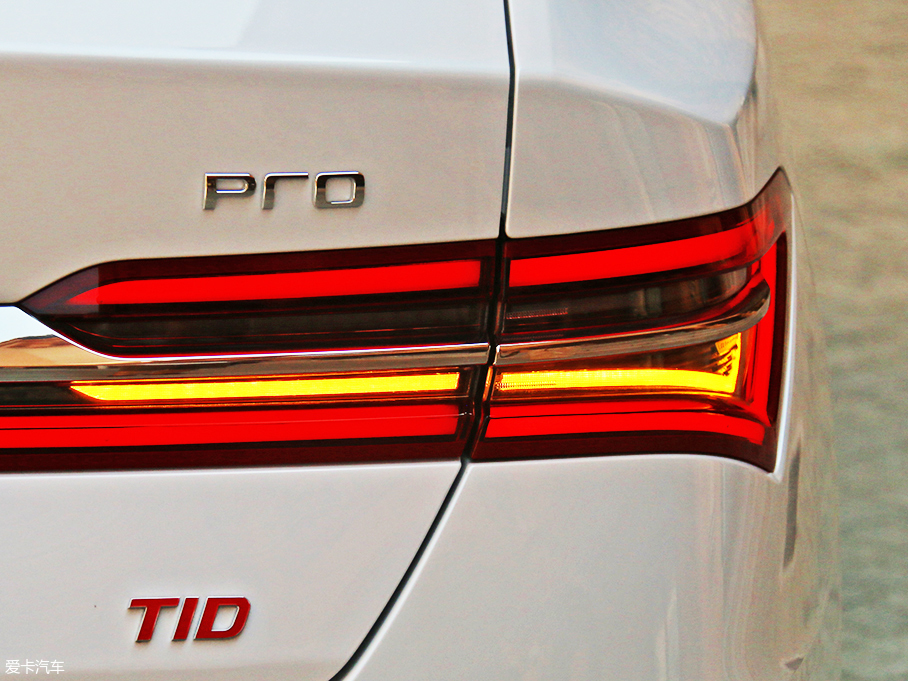 實(shí)拍比亞迪秦Pro