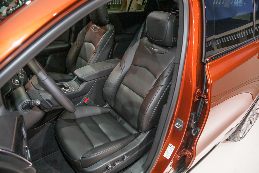 雷克薩斯UX對比凱迪拉克XT4