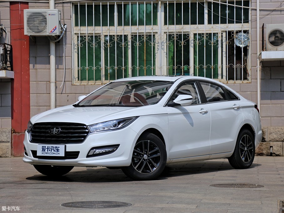 實拍一汽奔騰B50