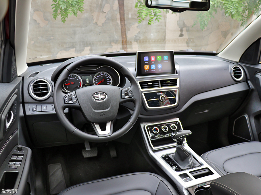 愛卡實拍一汽奔騰X40