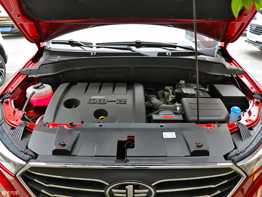 愛卡實拍一汽奔騰X40