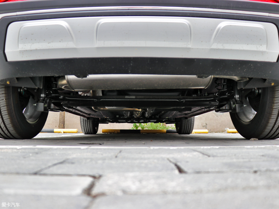 愛卡實拍一汽奔騰X40