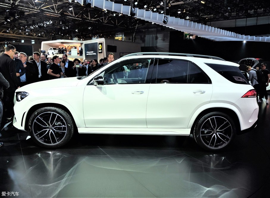 2018巴黎車展：全新奔馳GLE靜態評測