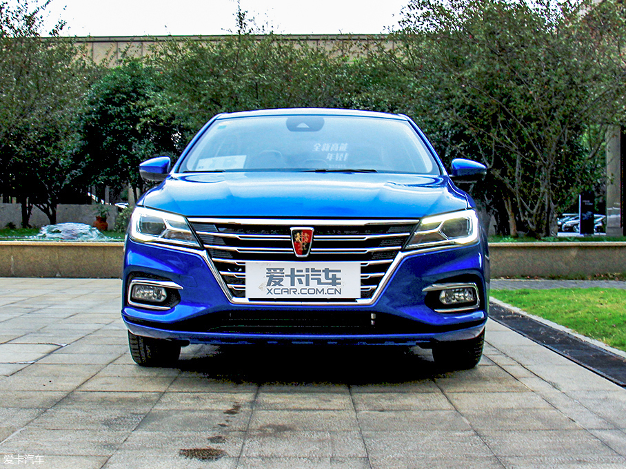 全新高能互聯網家轎  愛卡實拍榮威i5