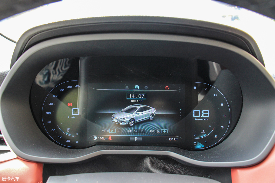 全新高能互聯網家轎  愛卡實拍榮威i5