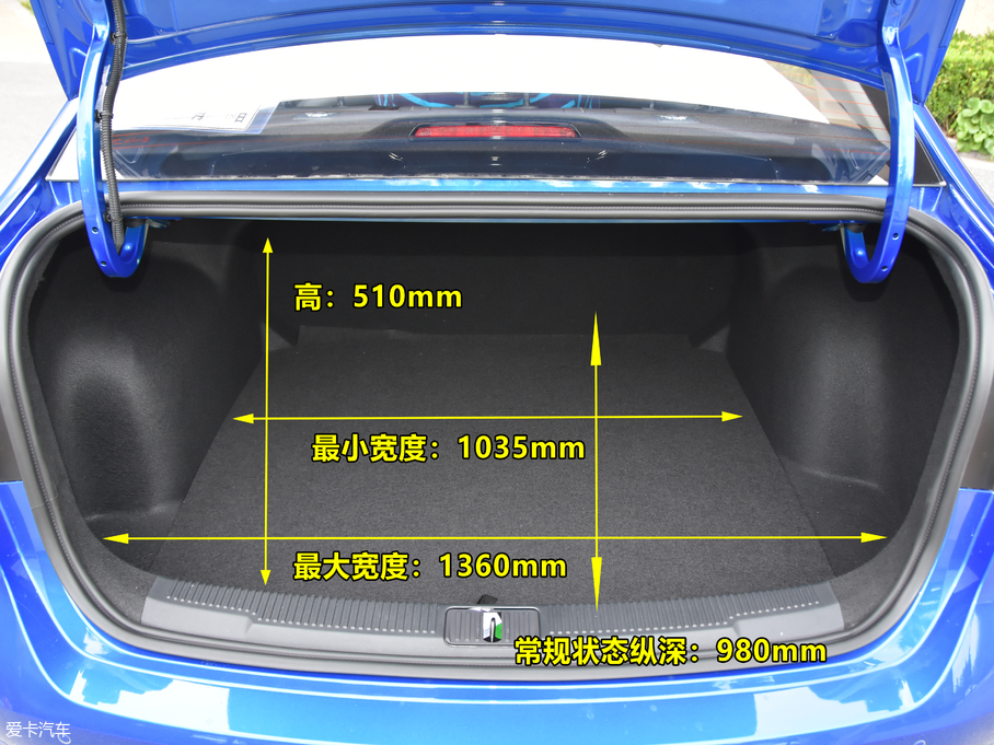 全新高能互聯網家轎  愛卡實拍榮威i5