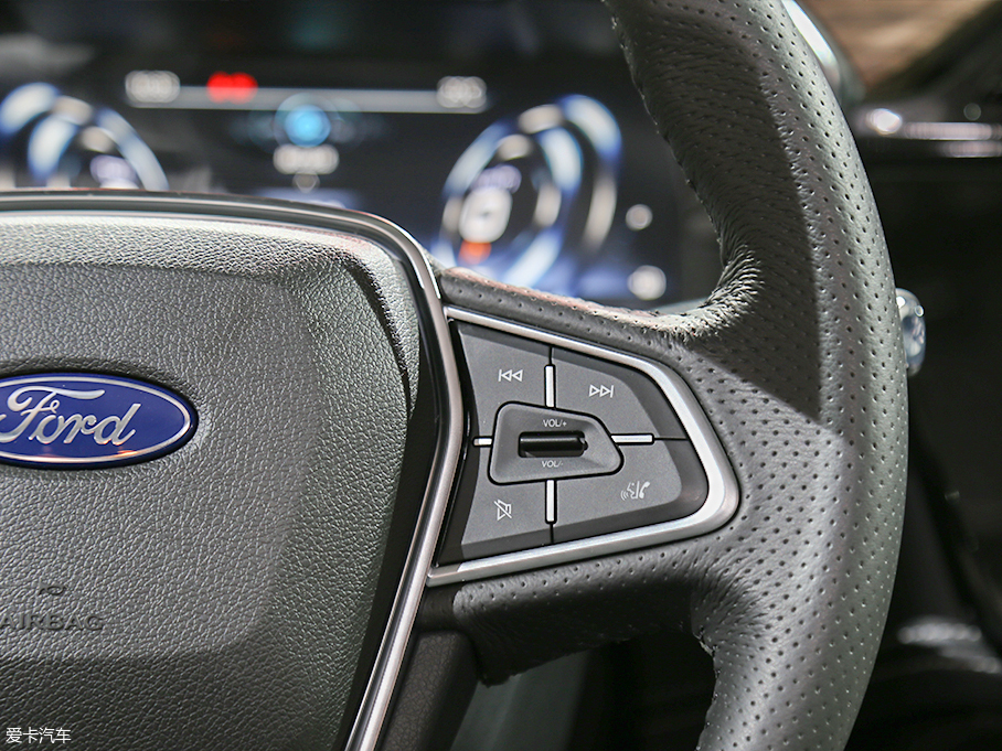 內外更精致 實拍福特全新緊湊SUV
