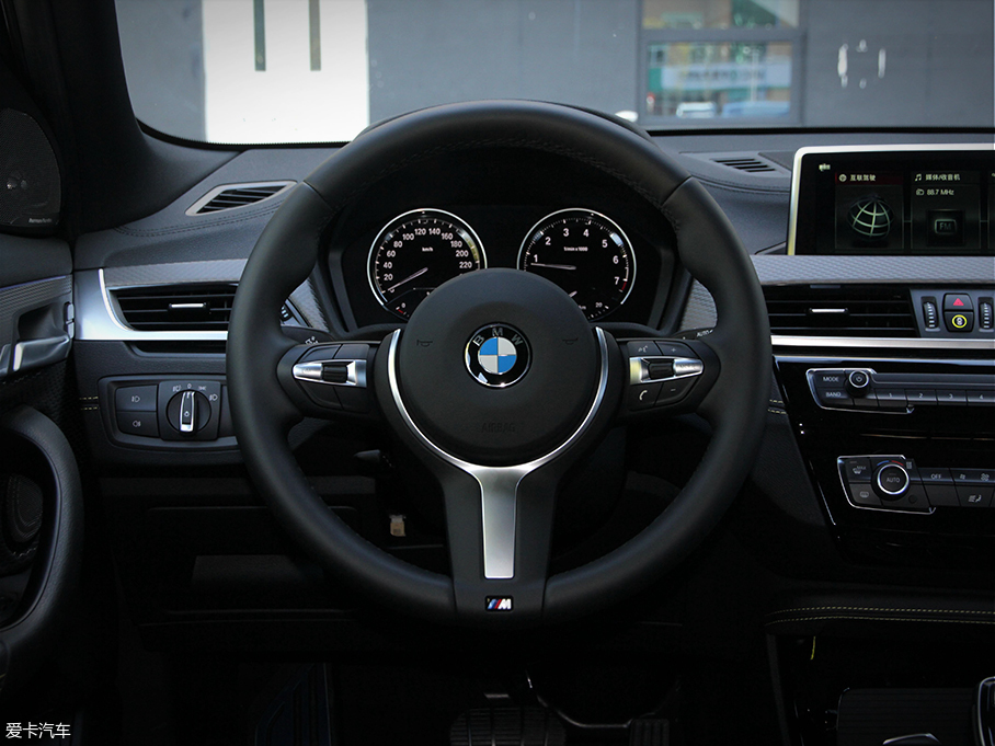 愛卡實(shí)拍寶馬X2 sDrive 25i