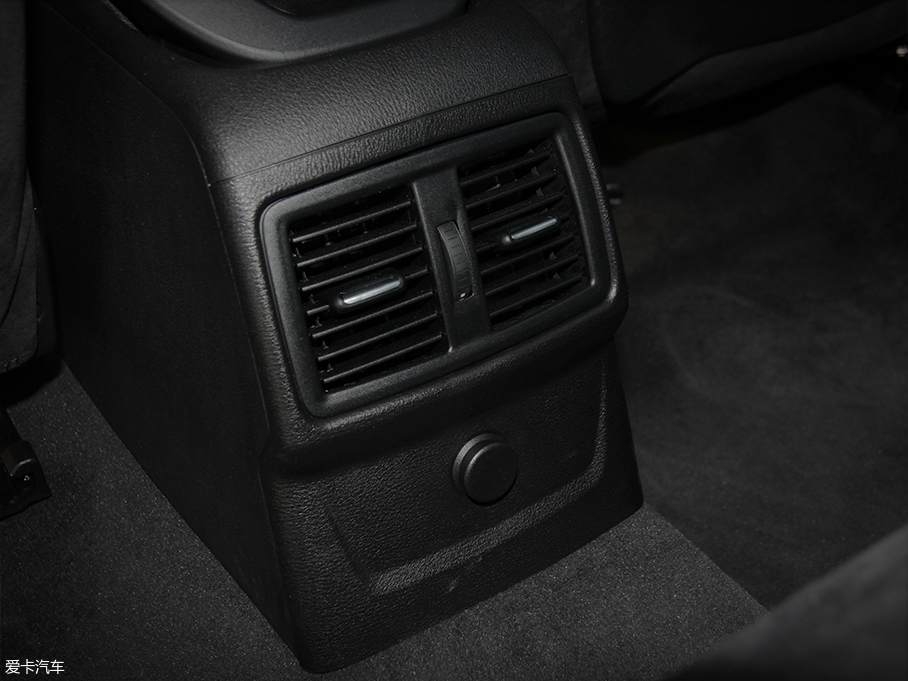 愛卡實(shí)拍寶馬X2 sDrive 25i