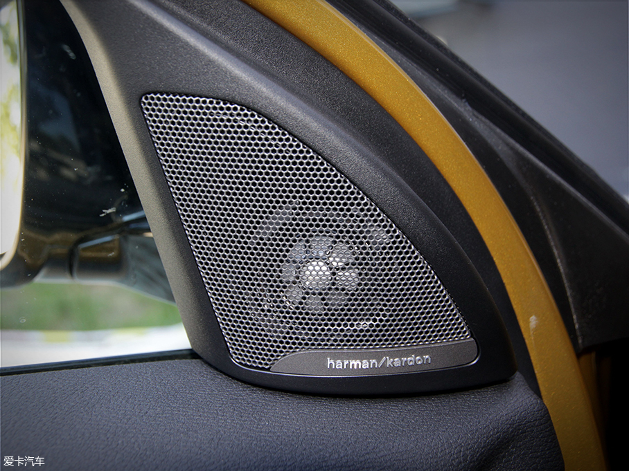 愛卡實(shí)拍寶馬X2 sDrive 25i