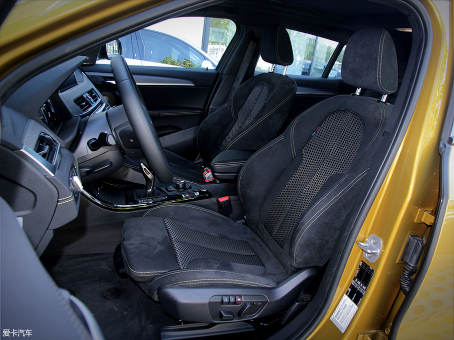 愛卡實(shí)拍寶馬X2 sDrive 25i