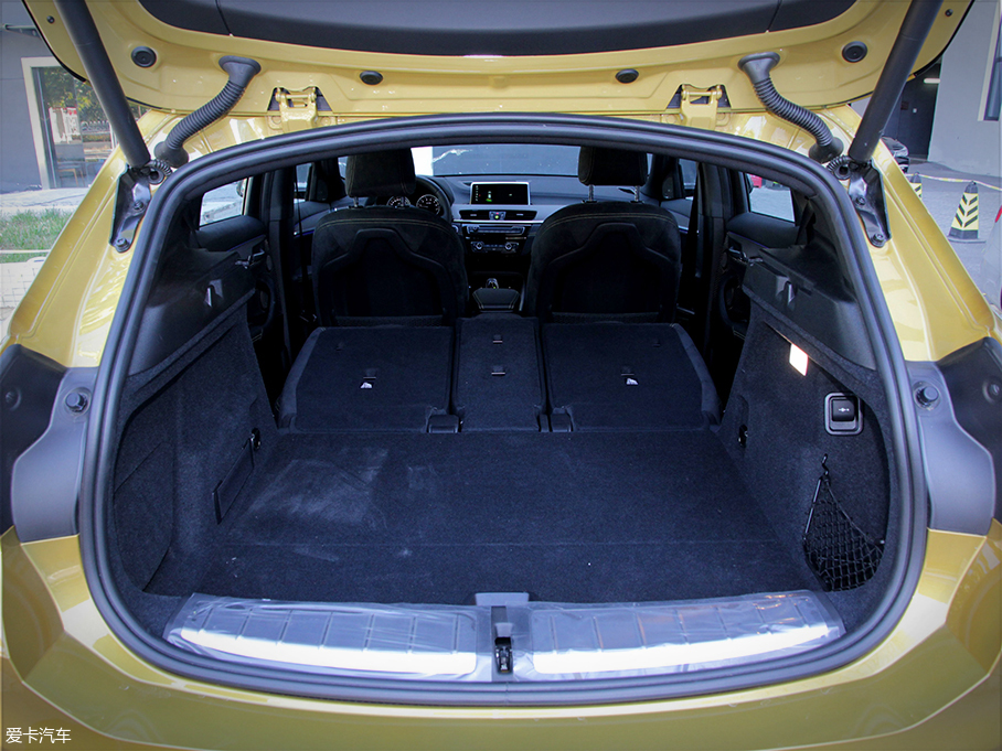 愛卡實(shí)拍寶馬X2 sDrive 25i