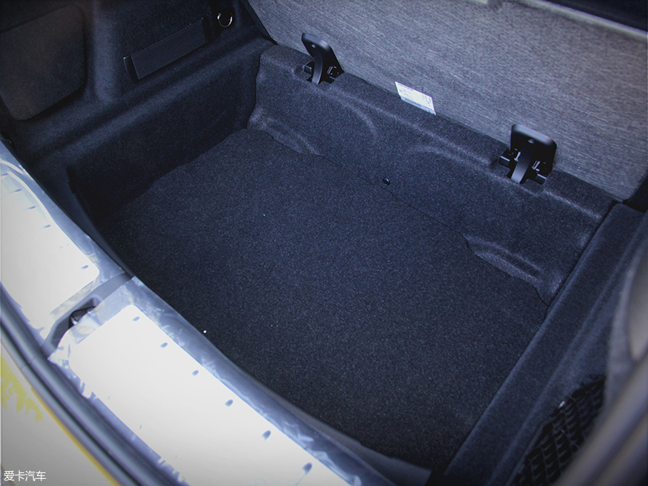 愛卡實(shí)拍寶馬X2 sDrive 25i