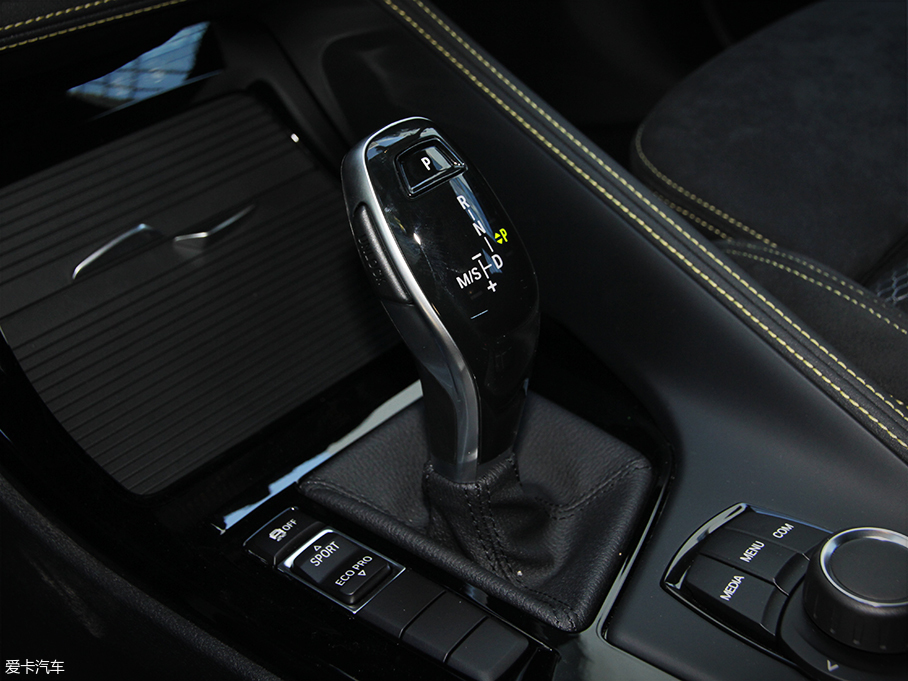 愛卡實(shí)拍寶馬X2 sDrive 25i