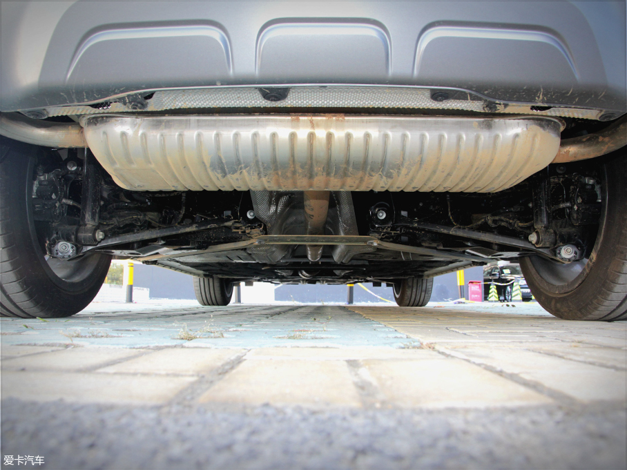 愛卡實(shí)拍寶馬X2 sDrive 25i