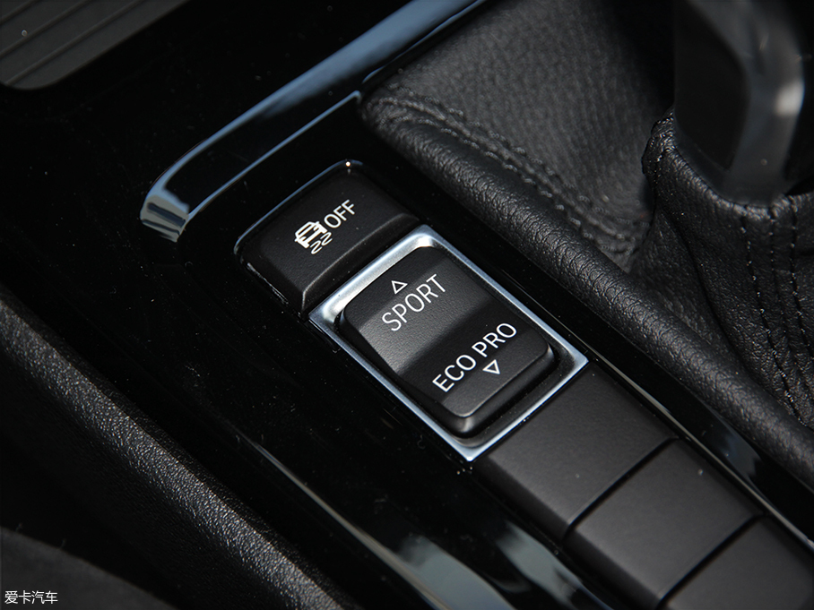 愛卡實(shí)拍寶馬X2 sDrive 25i