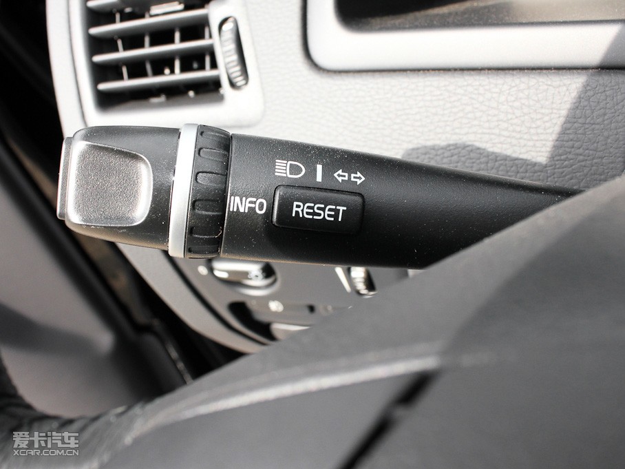 2011���֠���XC90 2.5T ���W������