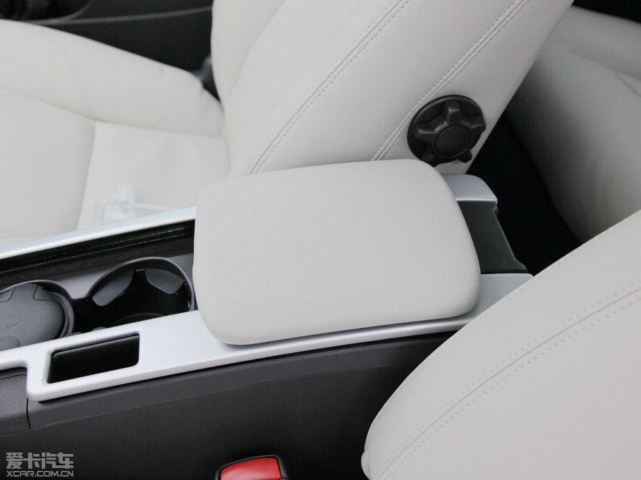 2012֠C30 2.0L Aktiv