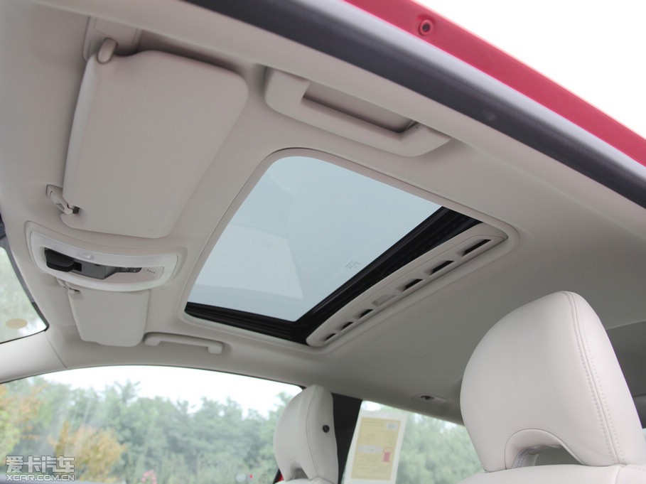 2012֠C30 2.0L Aktiv