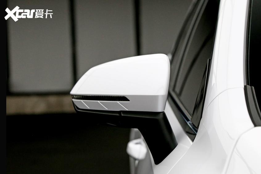 比亞迪汽車2021款秦PLUS