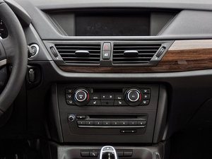 2012xDrive 28i A п؅^