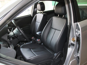 2012款1.5L 手动舒适版 空间座椅