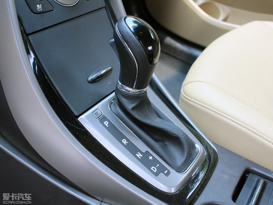 2012���ʄ� 1.6 GS �Ԅӕr�а�