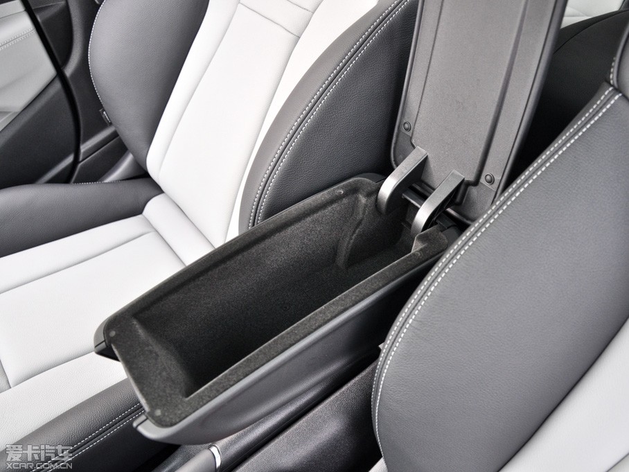 2013WA1 30 TFSI Sportback Ego