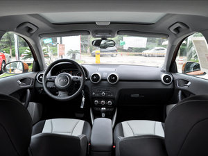 2013款30 TFSI Sportback Ego 内饰全景