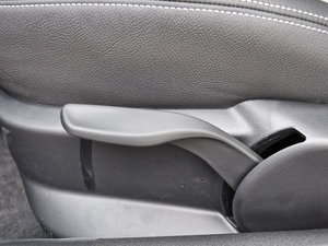 2013款30 TFSI Sportback Ego 主驾驶座椅调节