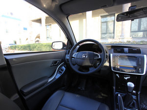 2012款1.5L 手动尊贵版 中控区
