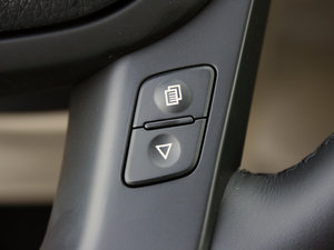 2013款2.2T 7座柴油豪华版 中控区