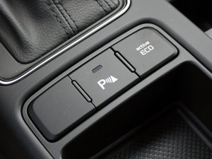 2013款2.2T 7座柴油豪华版 中控区