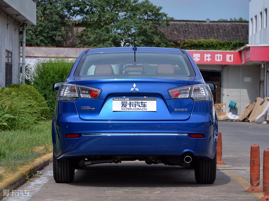 2013�������L(f��ng)��˼ 1.8L �ԄӺ��A�� ��V