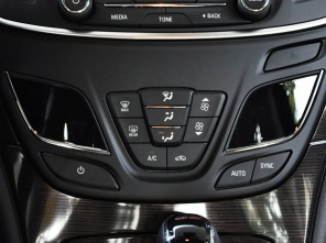 君威GS對比大眾CC