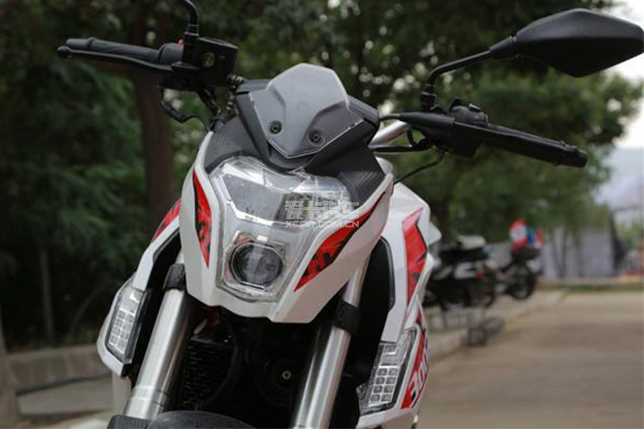 > 隆鑫 lx300上市临近