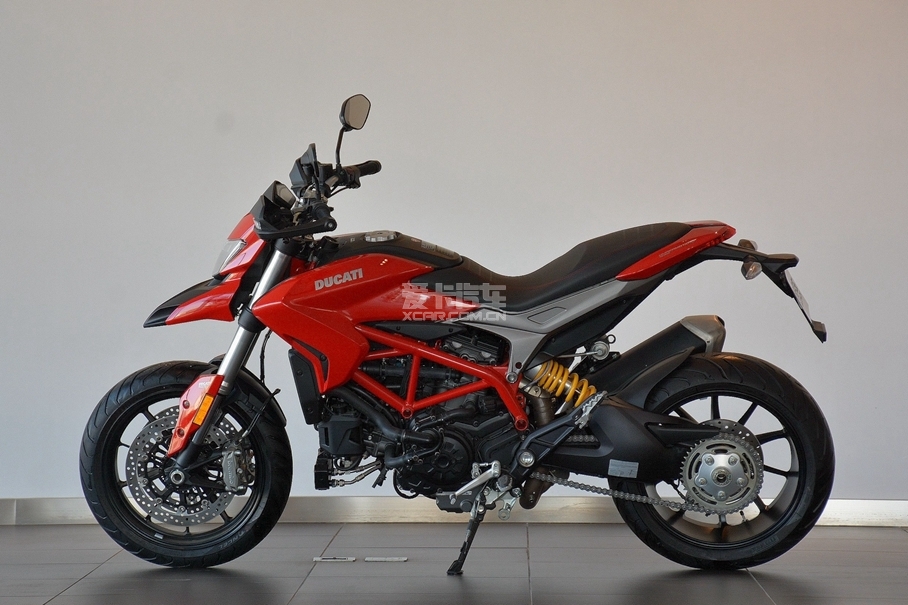 杜卡迪 骇客939;DUCATI HYPERMOTARD 939