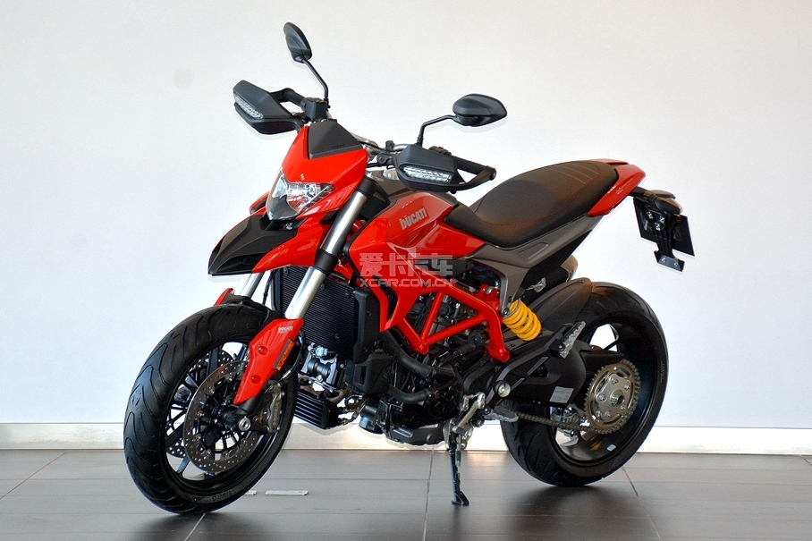 杜卡迪 骇客939;DUCATI HYPERMOTARD 939