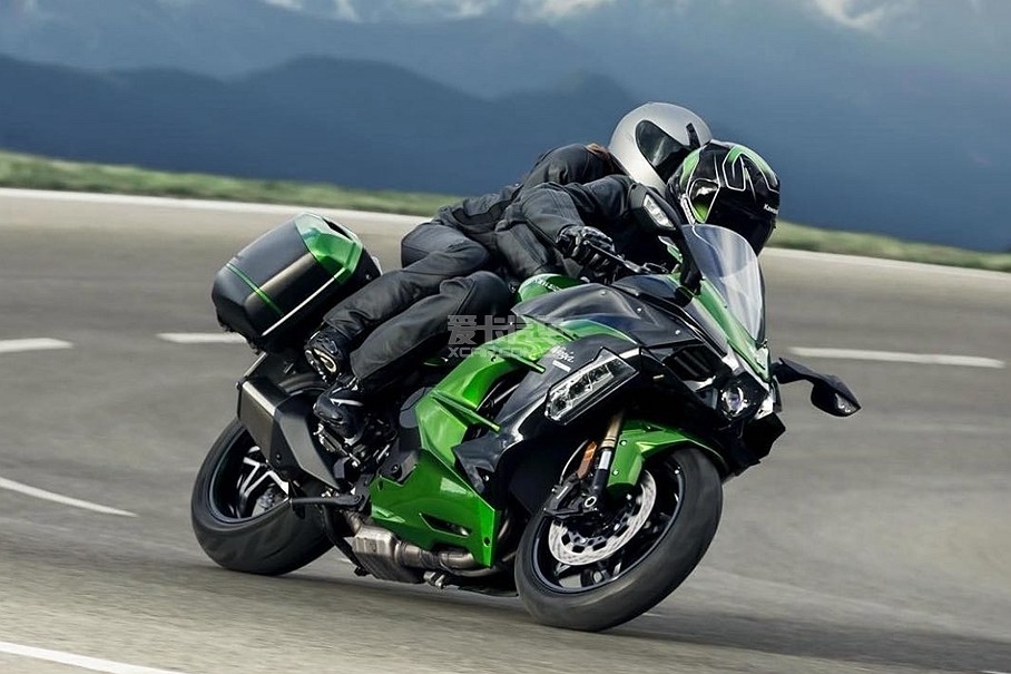 Ninja H2Ninja H2 SXʮעܵĳͣʱֿǵճкͳ;еļݳ󣬴ӶʹNinja H2 SX׼Ԧ