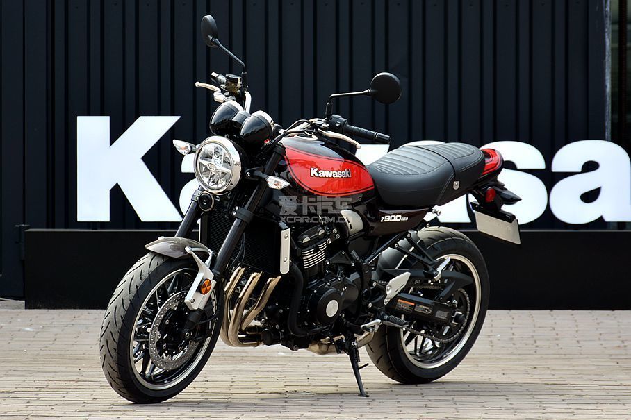 Z900RSһ׼ĸųۣ־ԵԲδơˮ䡢˫ͲʽǱԼ70õİɫͿװÿĲ֮ͬ