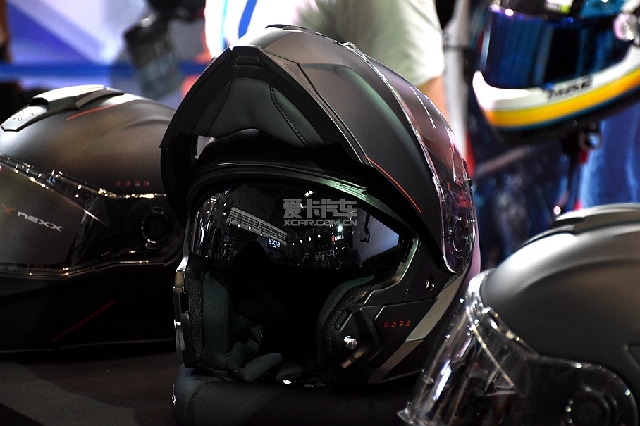 NEXX头盔;NEXX揭面盔;NEXX碳纤维头盔