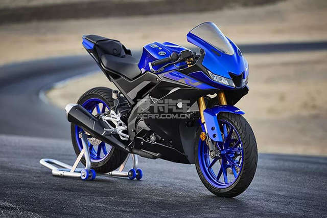 2019款yzf-r125在外观上继承了雅马哈r系列车型的设计理念,充满棱角的