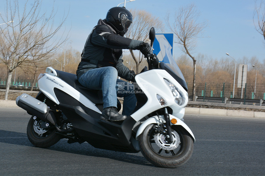 BURGMAN 200ڸѲʱȱͧϵеأĳǳʺϴڳУṩ˽ΪɫĲٿ飬еתҲܱ֤㹻Ķ