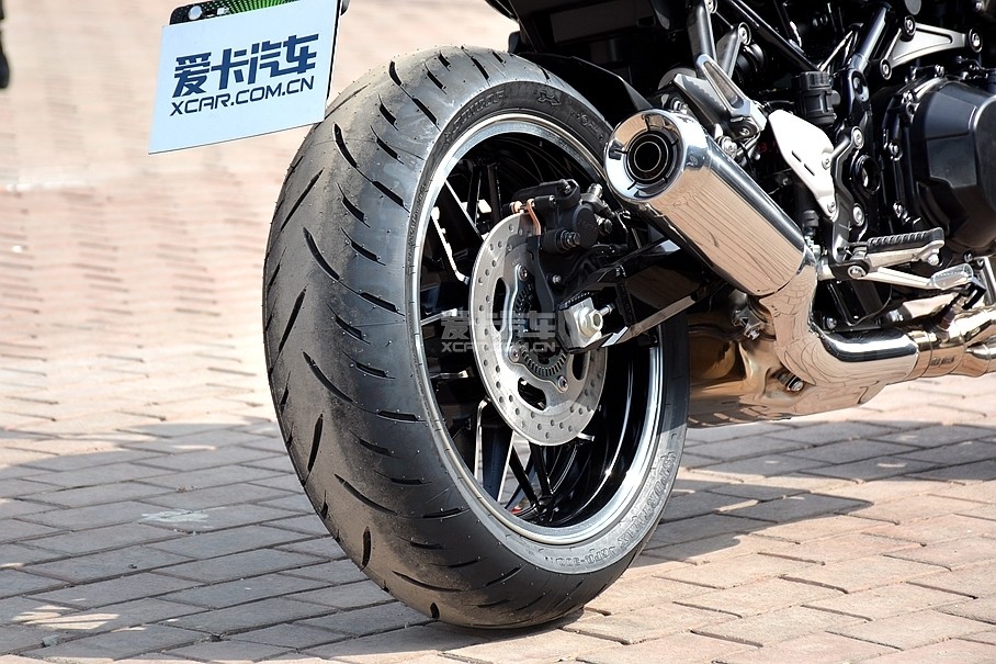 Z900RSʹɵ»ṩSPORTMAX GPR-300ͺ̥̥ʮעع·ܣԼеʵʲٿرҲZ900RSǰֱ̥Ϊ120/70 R17180/55 R17