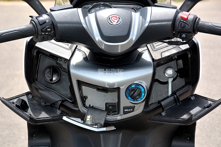 「图文」动力操控不是问题 试驾赛科龙RT3睿