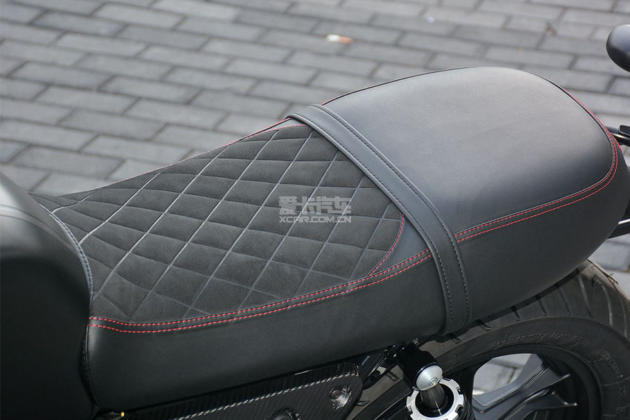 MOTO GUZZI V7 III Carbon；V7 III Carbon；MOTO GUZZ