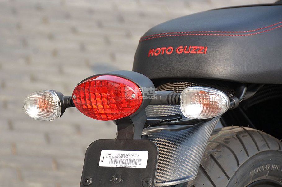 MOTO GUZZI V7 III Carbon；V7 III Carbon；MOTO GUZZ