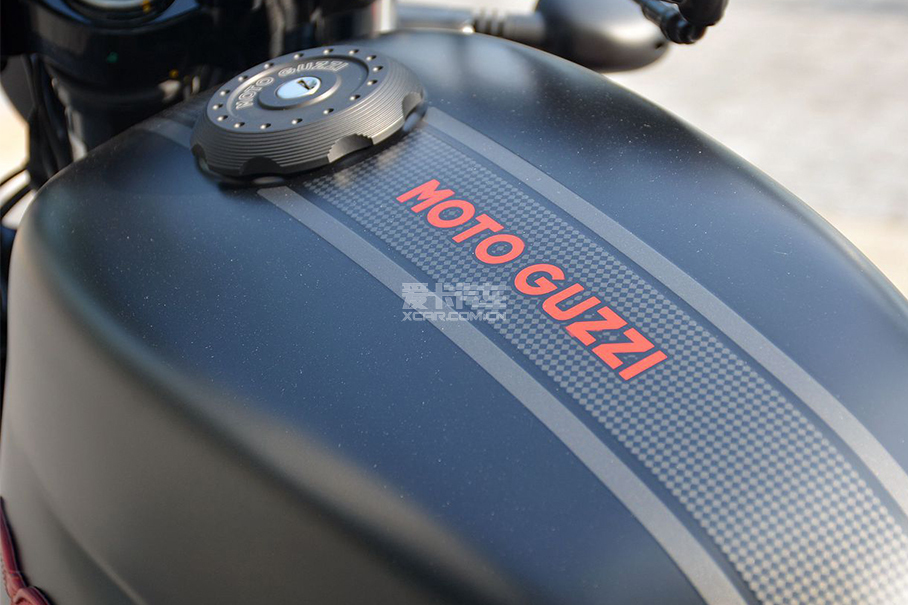 MOTO GUZZI V7 III Carbon；V7 III Carbon；MOTO GUZZ