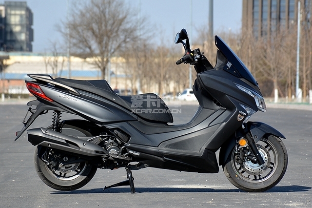 【图文】250cc大乱斗 RT3睿途\/赛艇250\/银刃对