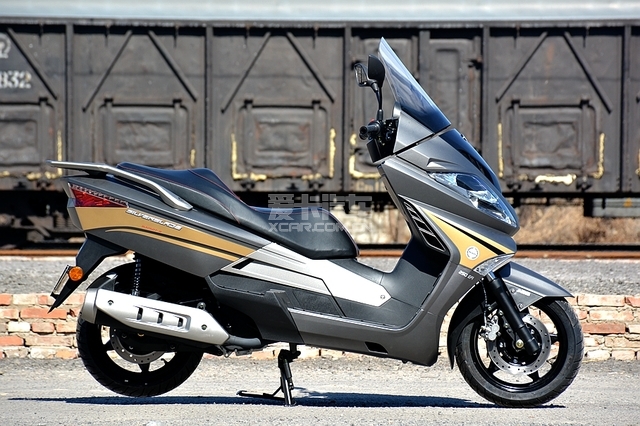 【图文】250cc大乱斗 RT3睿途\/赛艇250\/银刃对